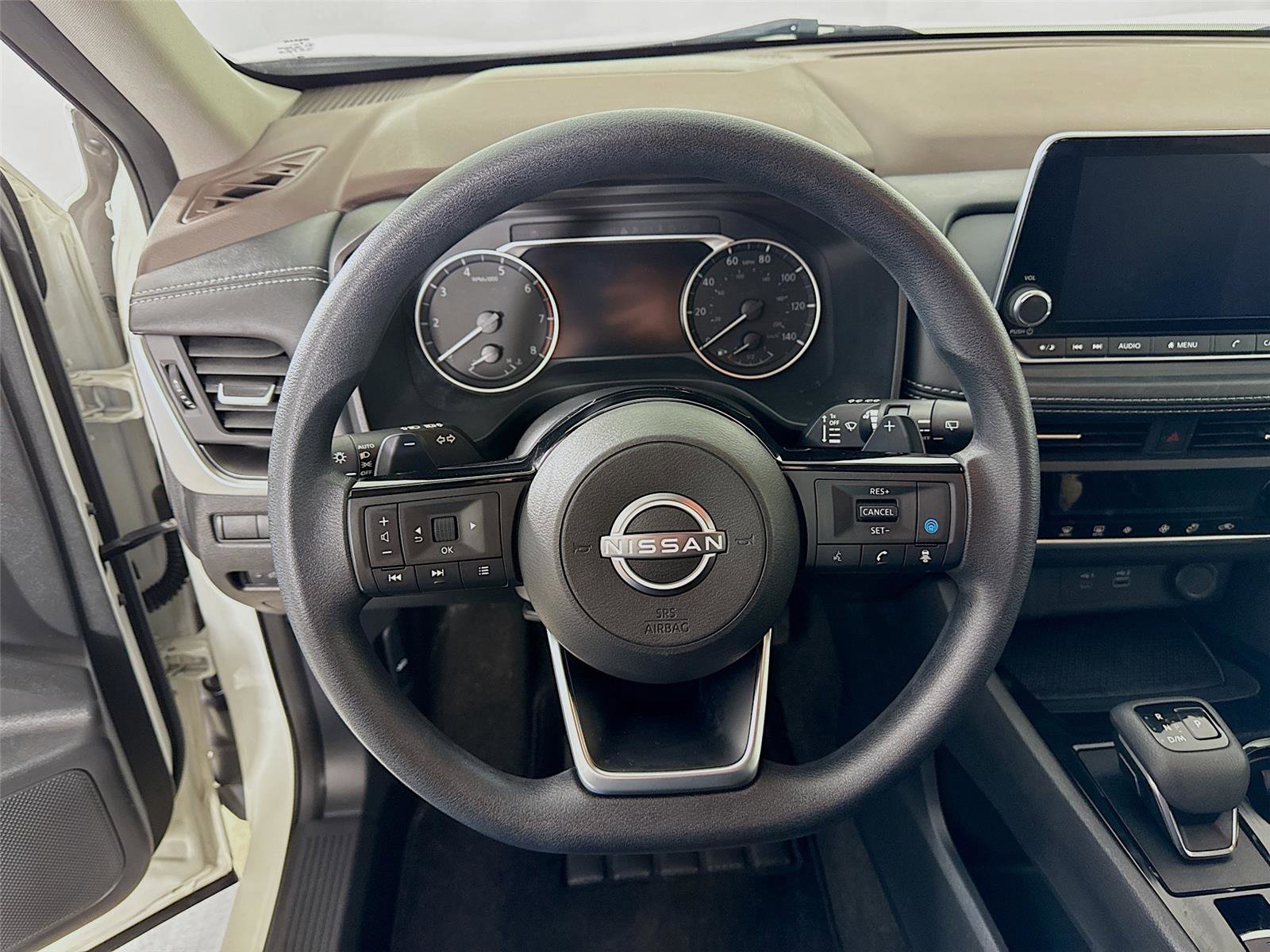 Used 2023 Nissan Rogue SV image 12