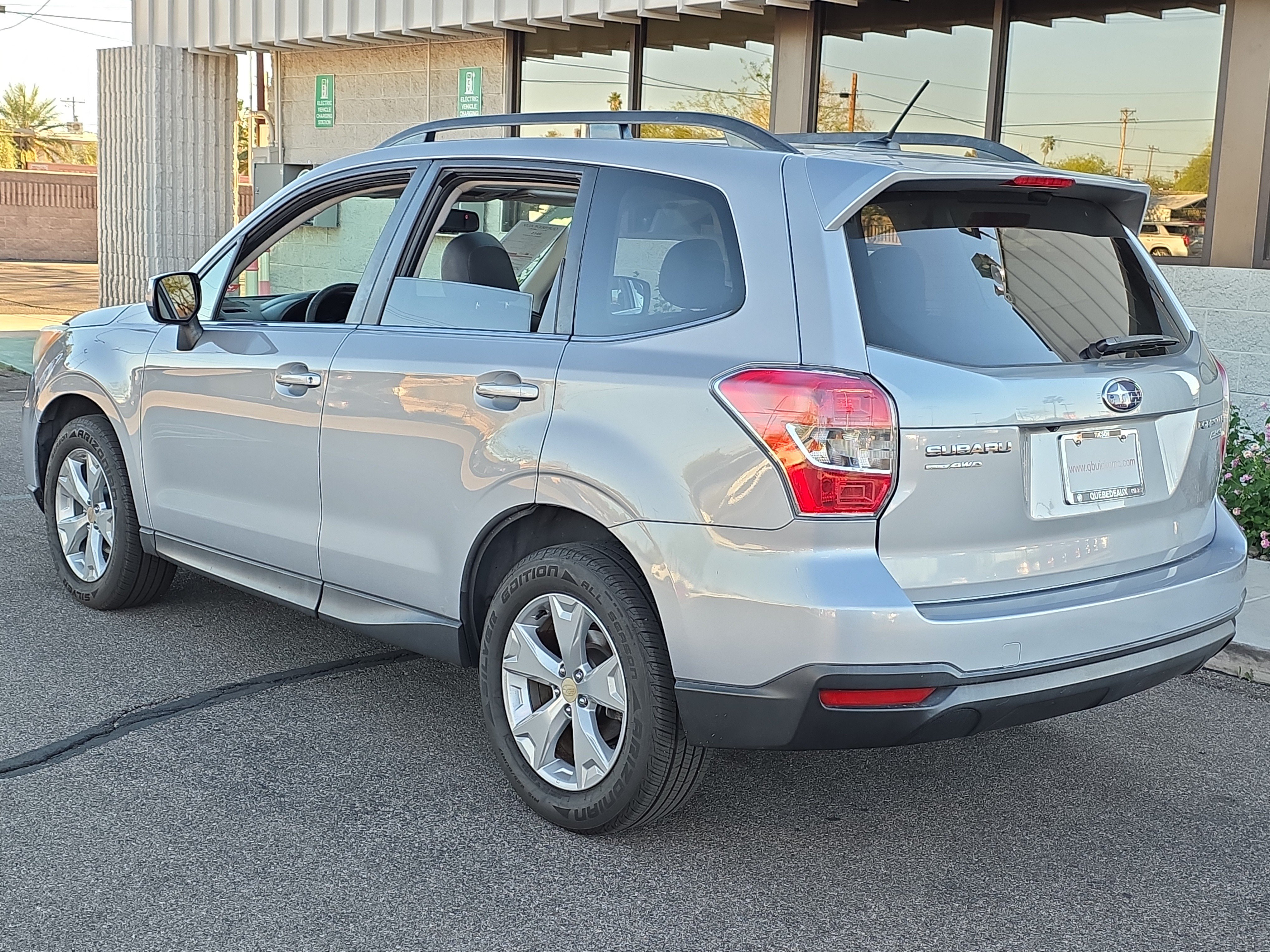 Used 2015 Subaru Forester 2.5i Limited AWD/4WD image 5