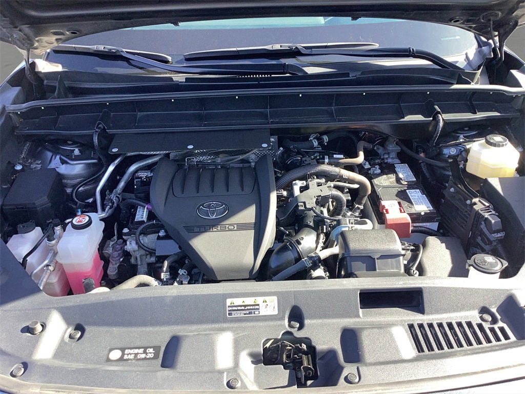 Used 2023 Toyota Highlander L image 21