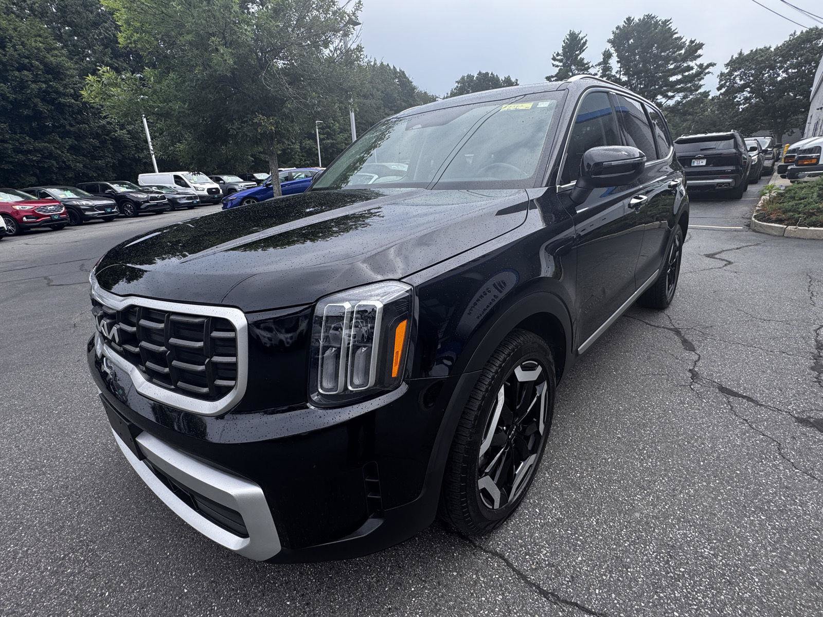 Used 2023 Kia Telluride S AWD/4WD image 3
