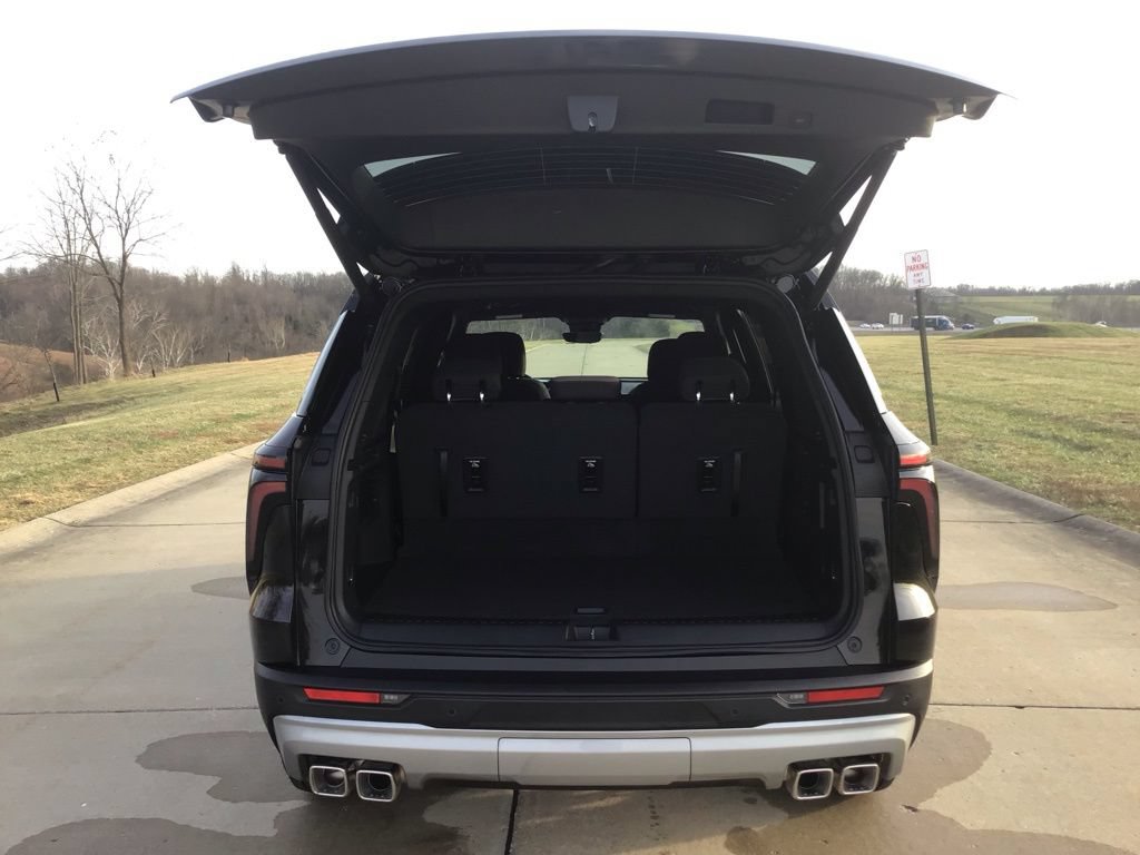 New 2026 Chevrolet Traverse LT w/ Driver Confidence Package FWD image 5