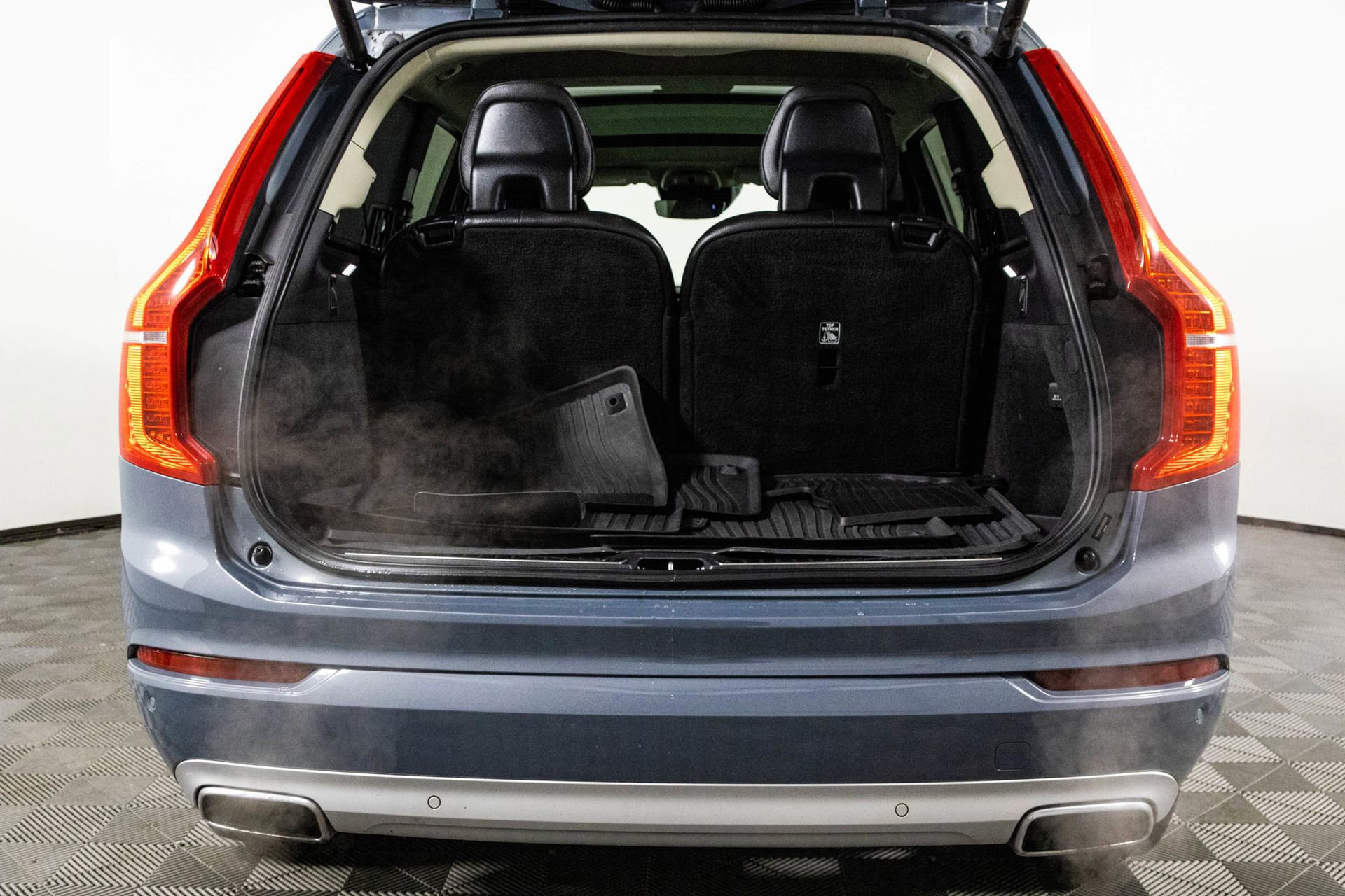 Used 2021 Volvo XC90 T6 Momentum w/ Protection Package image 36