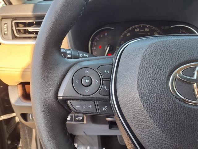 Used 2020 Toyota RAV4 Limited image 25