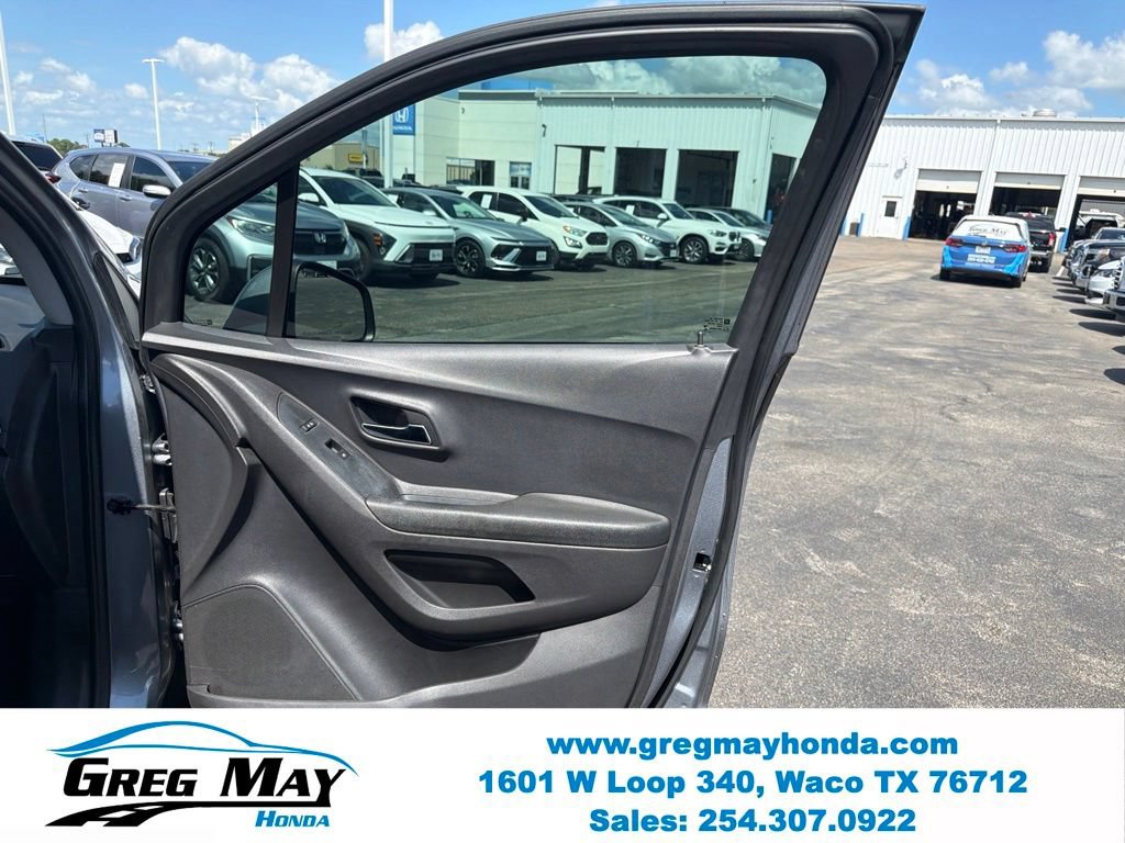 Used 2020 Chevrolet Trax LS w/ Tint and Cruise Package FWD image 25