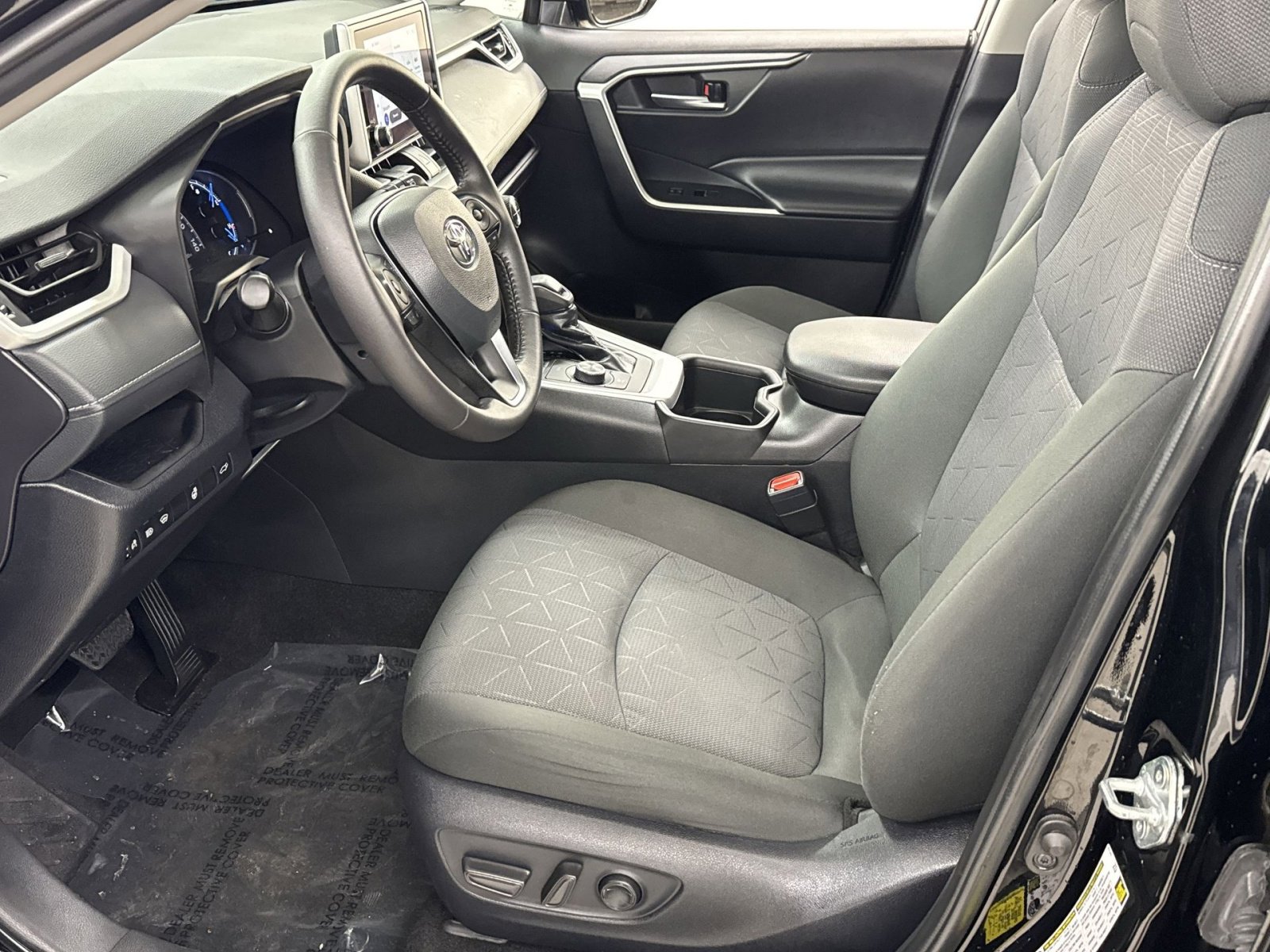 Used 2024 Toyota RAV4 XLE image 2