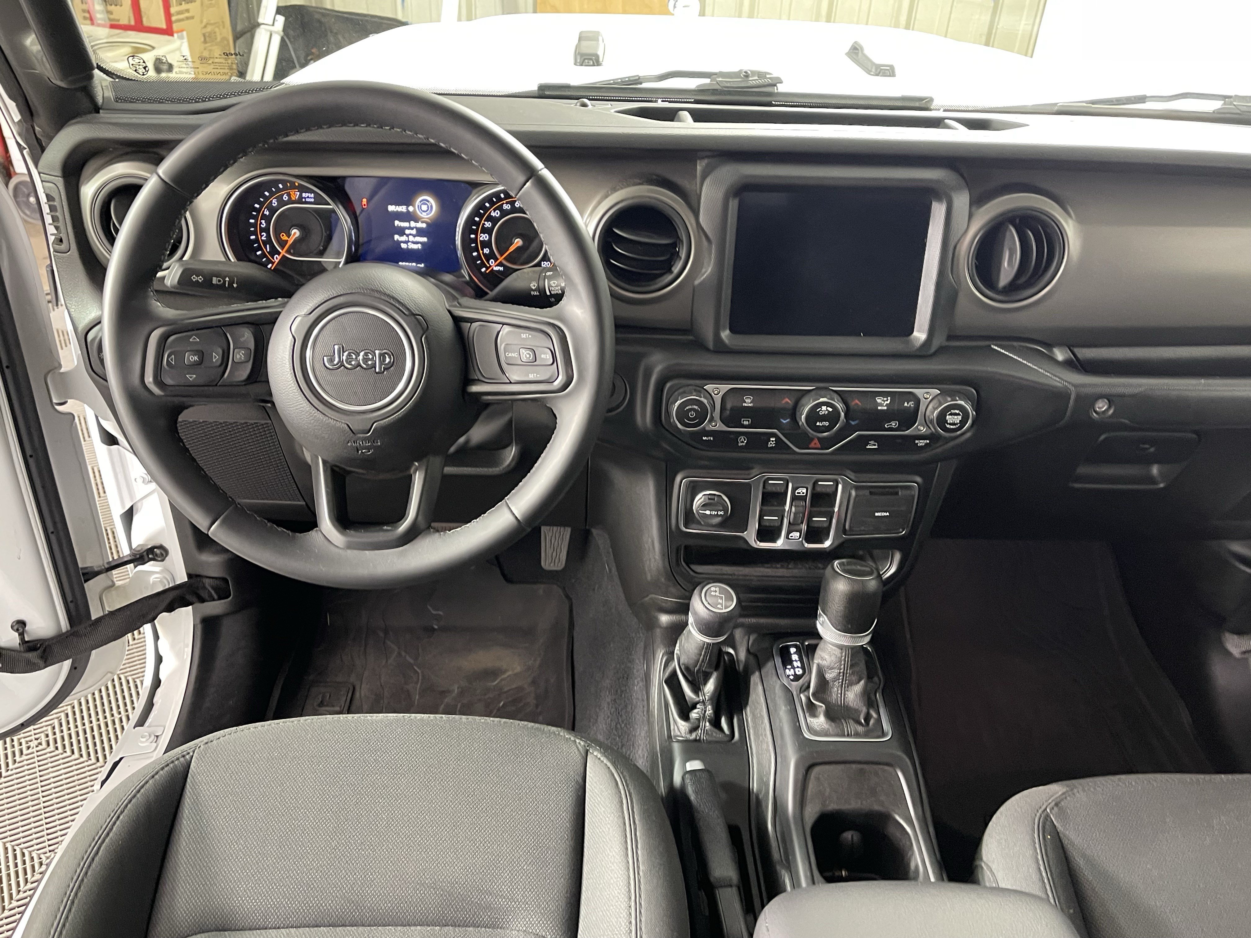 Used 2022 Jeep Gladiator Sport AWD/4WD image 12