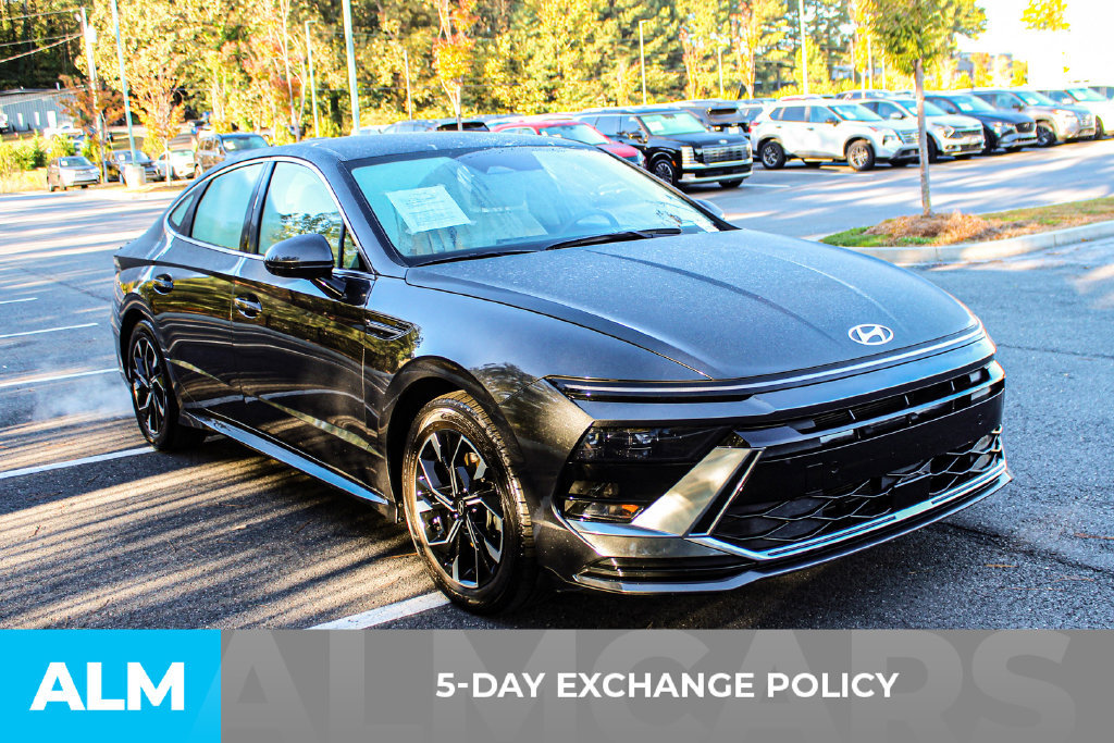 Used 2025 Hyundai Sonata SEL FWD image 3