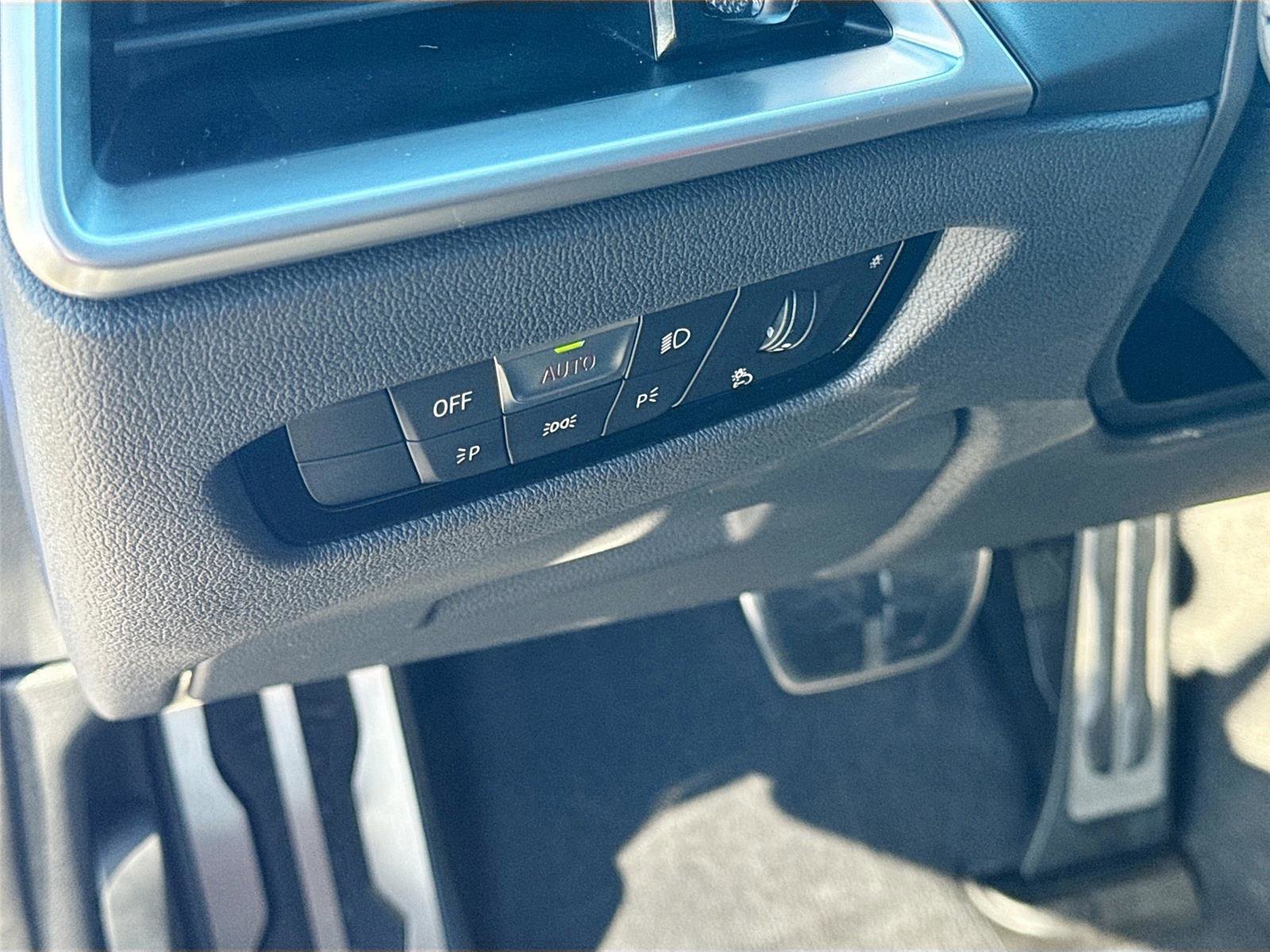 Used 2025 BMW M4 xDrive Competition w/ Executive Package image 10