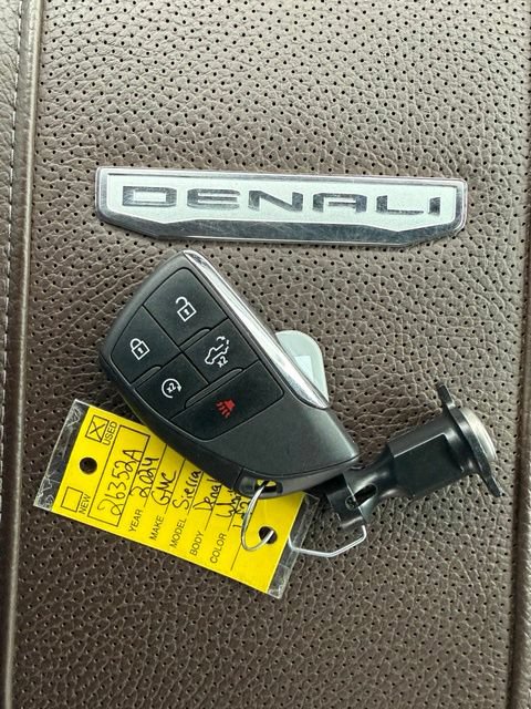 Used 2024 GMC Sierra 2500 Denali w/ Denali Reserve Package AWD/4WD image 37