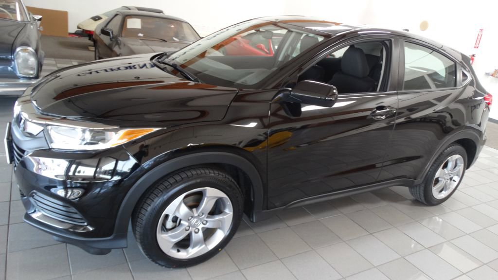 Used 2019 Honda HR-V LX image 2