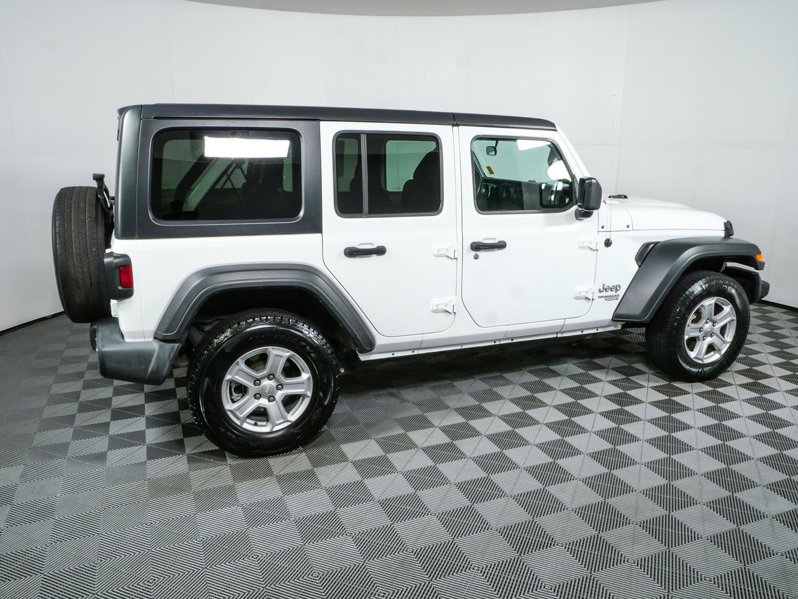 Used 2021 Jeep Wrangler Unlimited Sport AWD/4WD image 2