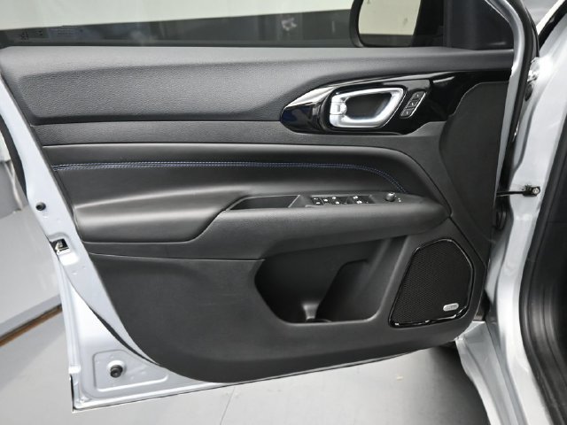 New 2025 Jeep Compass Limited w/ Driver Assist Group I AWD/4WD image 12