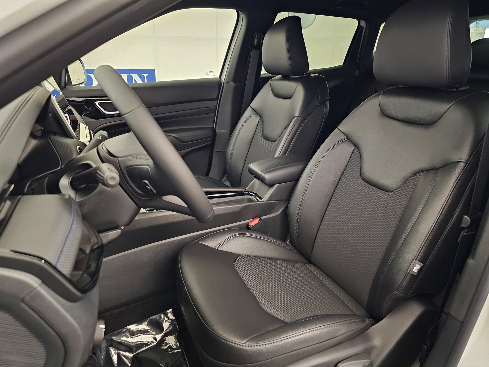 New 2026 Jeep Compass Latitude AWD/4WD image 13