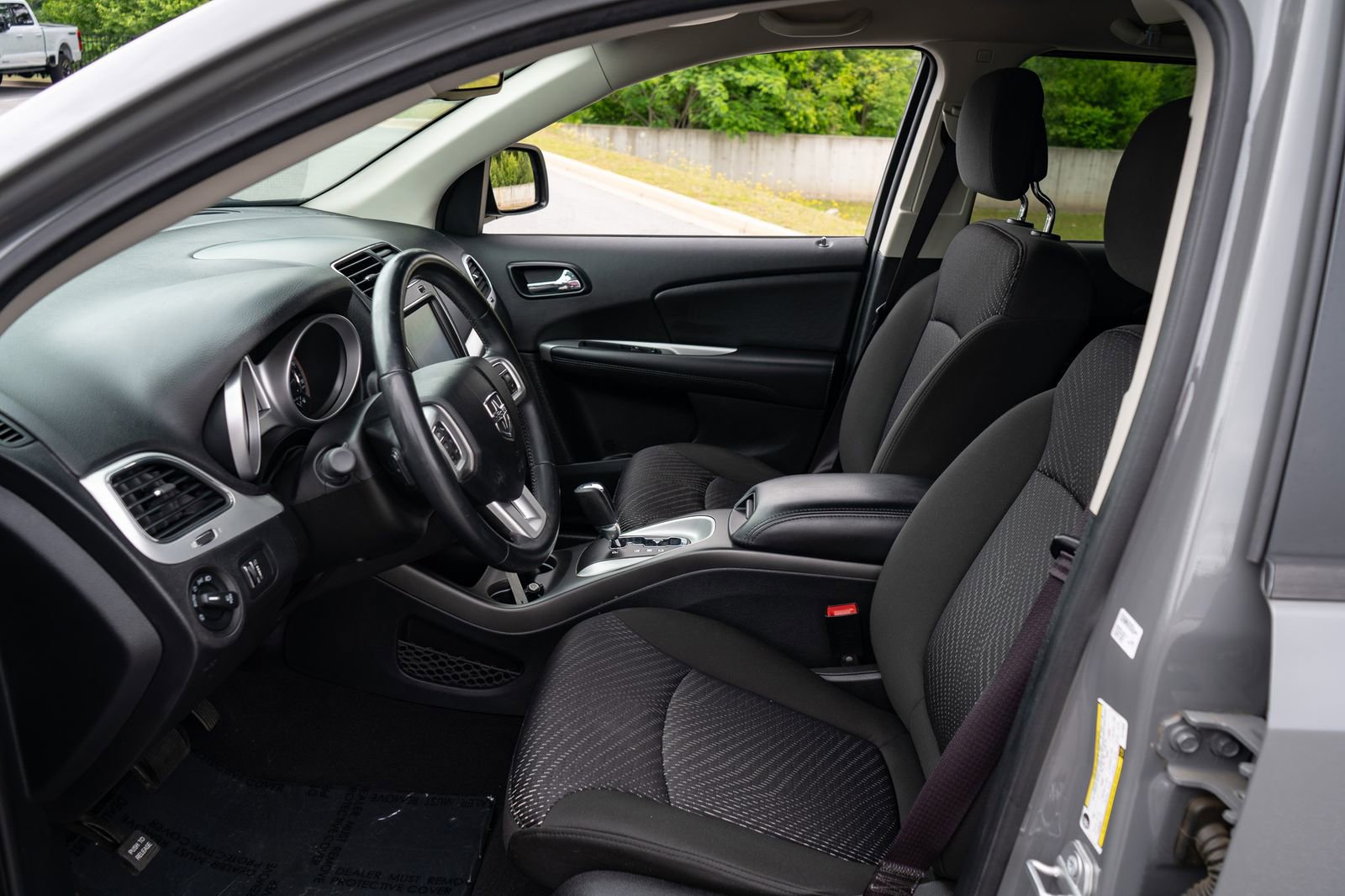 Used 2019 Dodge Journey SE w/ Safe & Sound Group FWD image 14