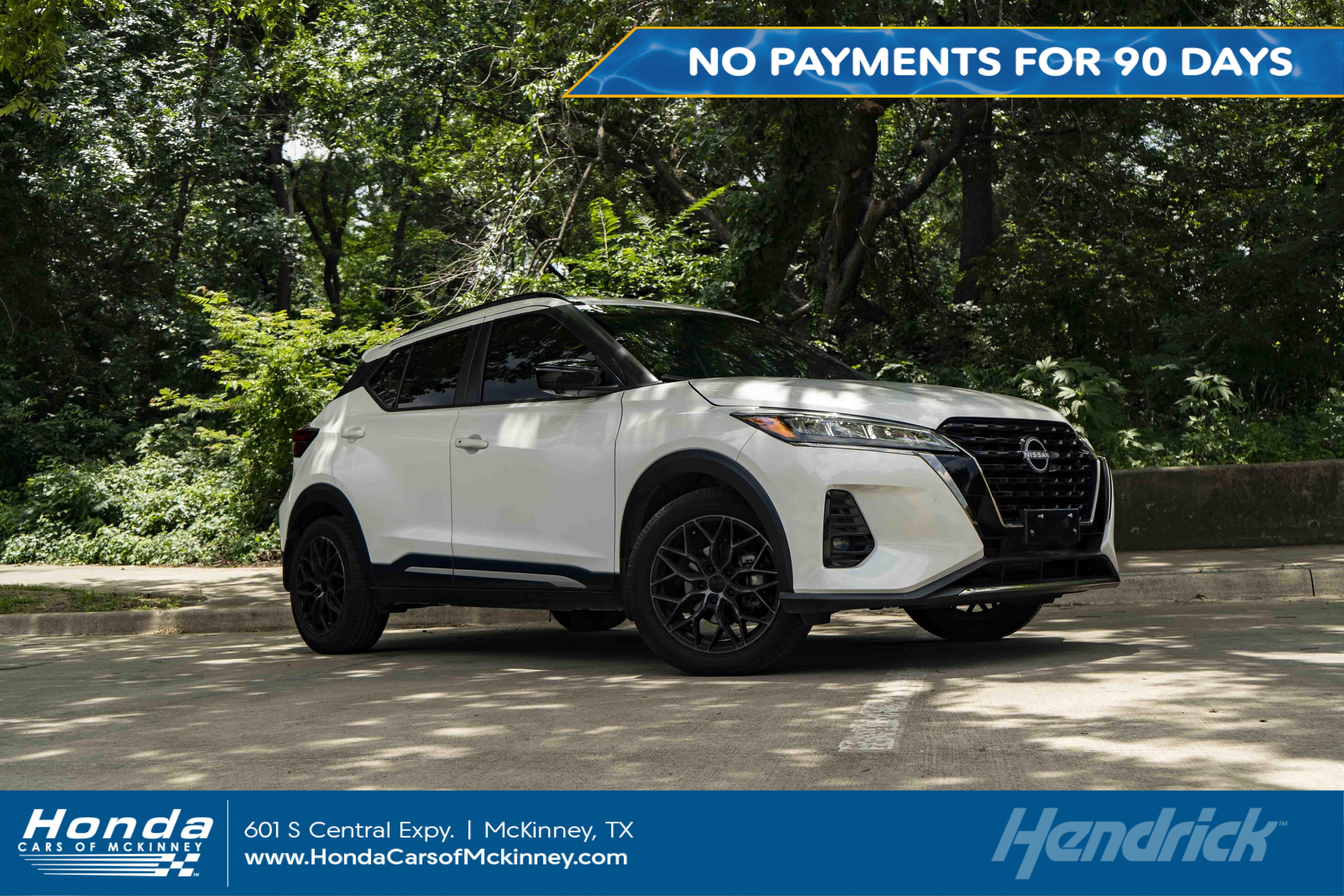 Used 2023 Nissan Kicks SR w/ SR Premium Package FWD image 1