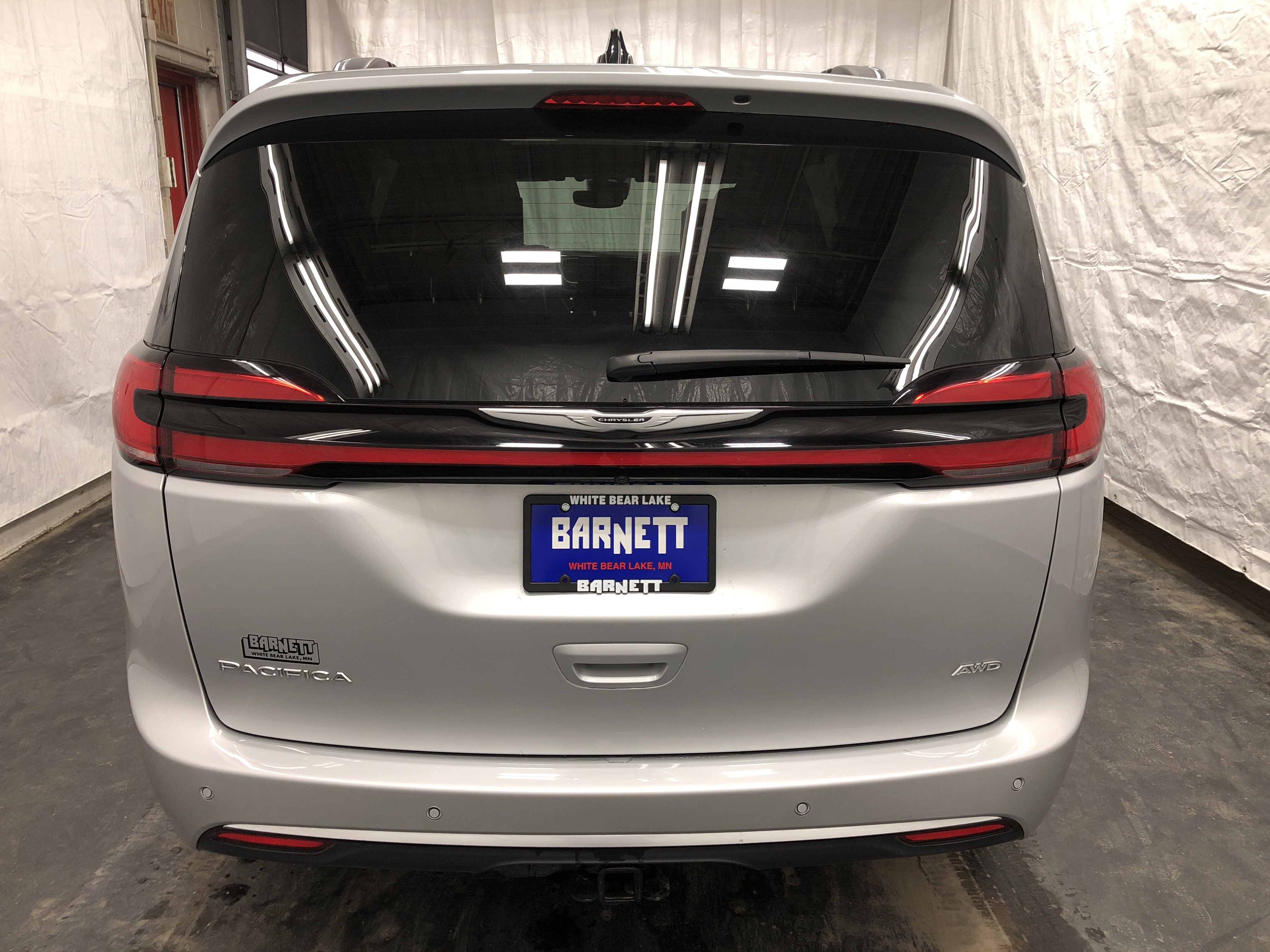 Certified 2024 Chrysler Pacifica Pinnacle w/ Trailer Tow Group AWD/4WD image 9