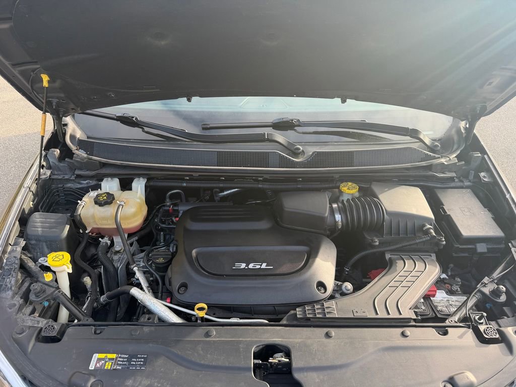 Used 2017 Chrysler Pacifica Touring-L image 35