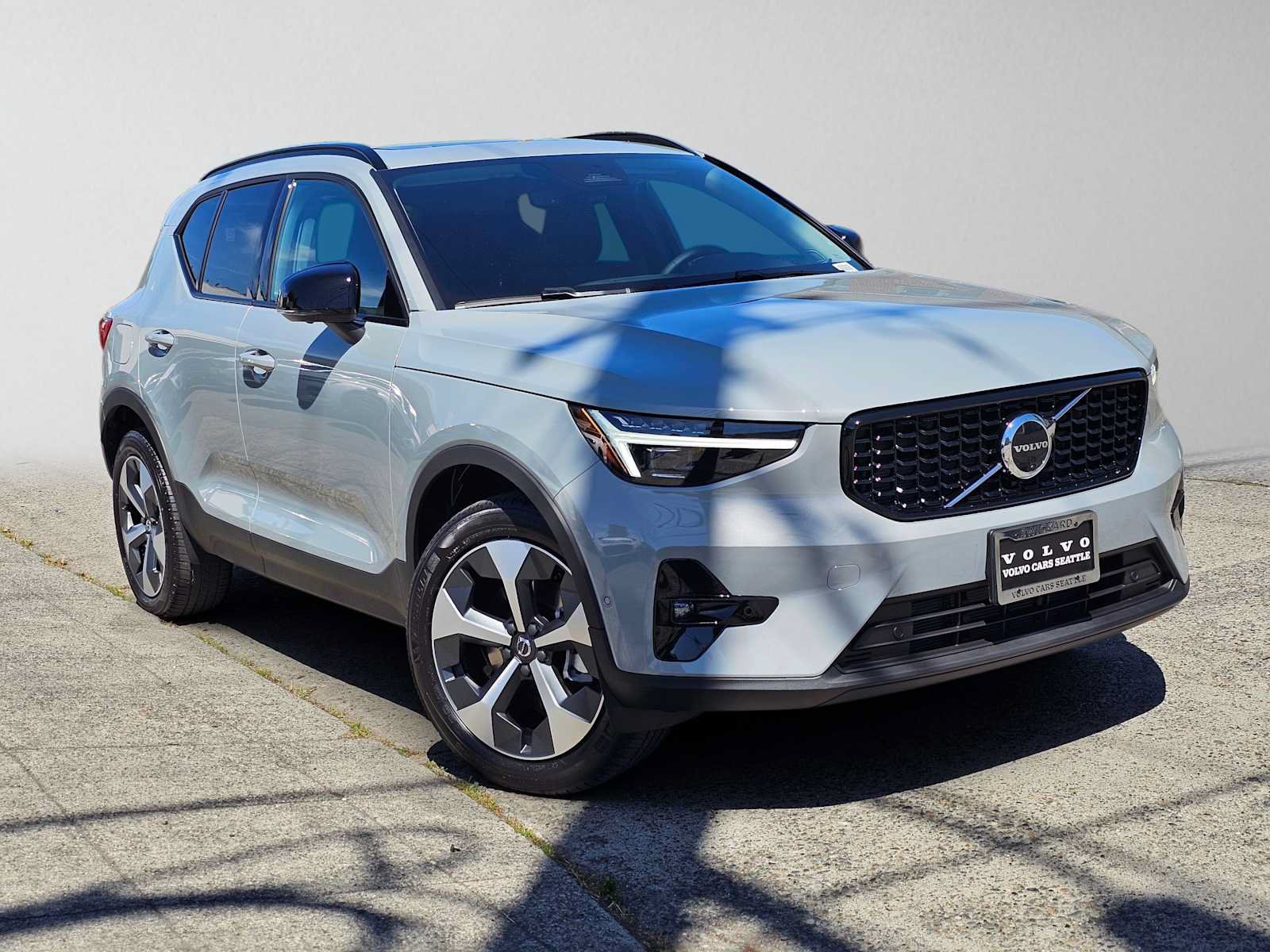 New 2026 Volvo XC40 B5 Plus w/ Protection Package Premier