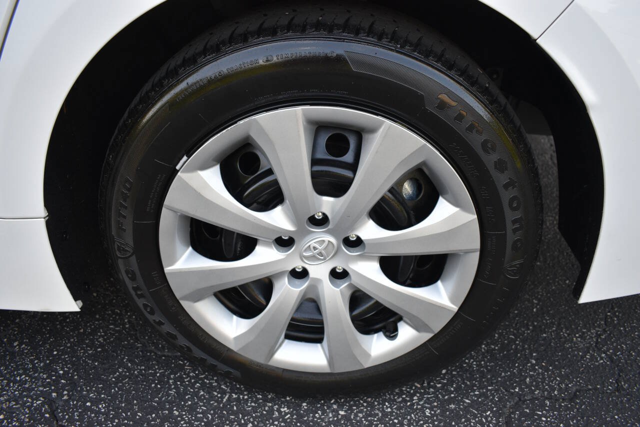 Used 2025 Toyota Corolla LE FWD image 42