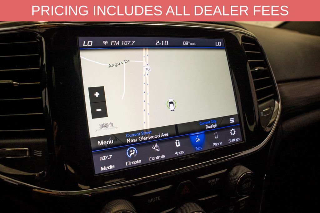 Used 2021 Jeep Grand Cherokee Laredo X AWD/4WD image 15
