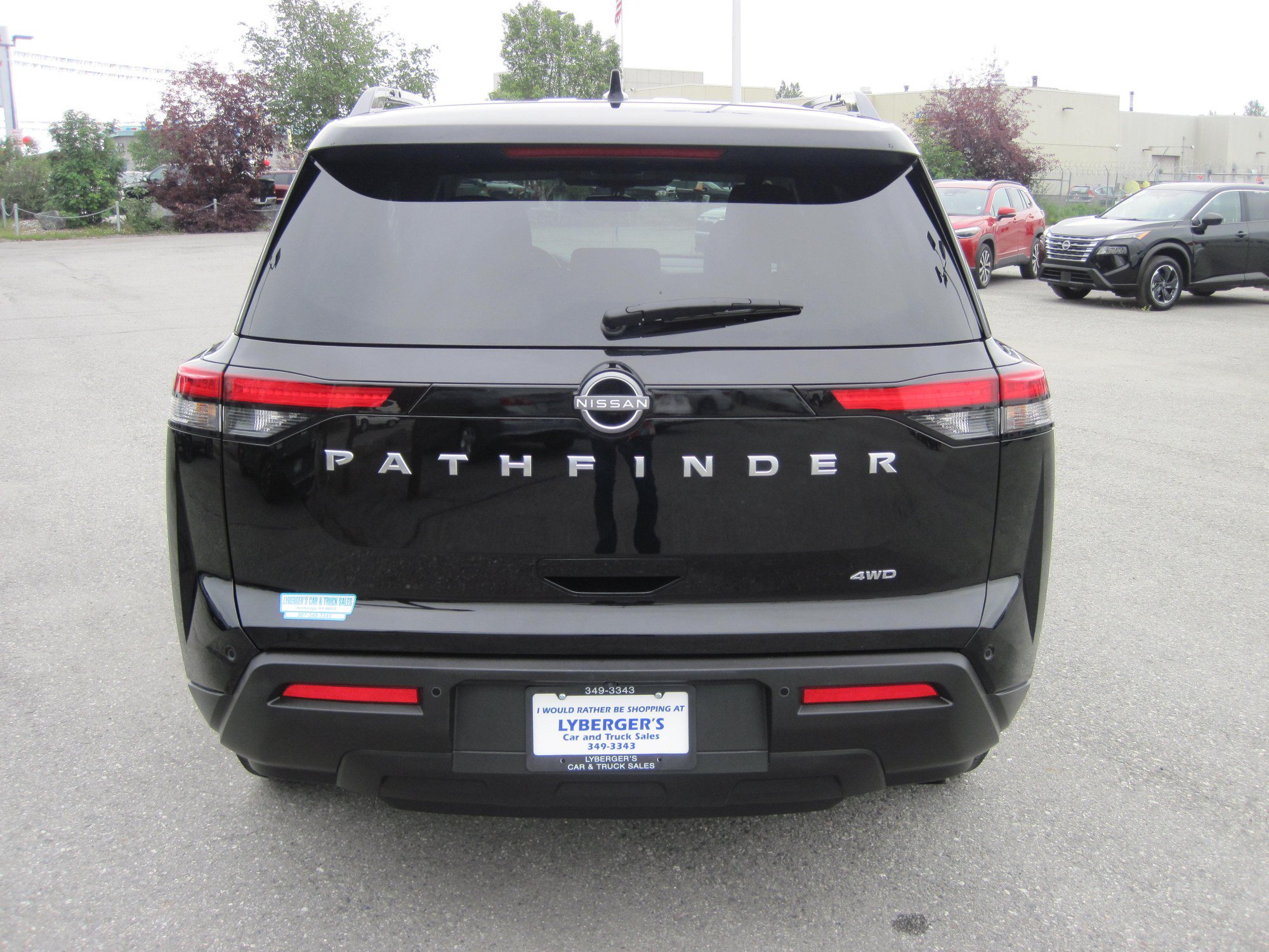 Used 2025 Nissan Pathfinder SV AWD/4WD image 5