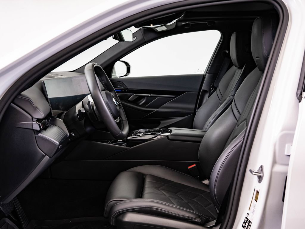 Certified 2025 BMW 530i xDrive AWD/4WD image 23