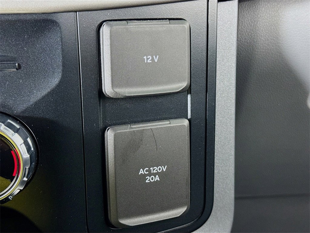 Used 2022 Ford F150 Lightning Pro image 22