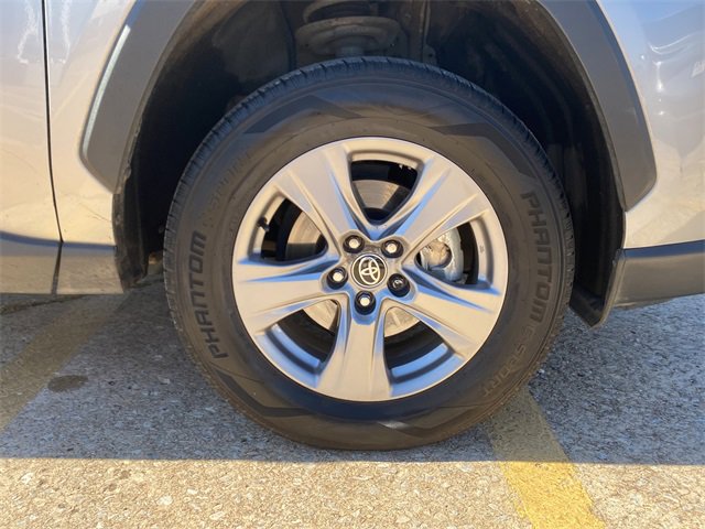 Used 2025 Toyota RAV4 XLE image 9