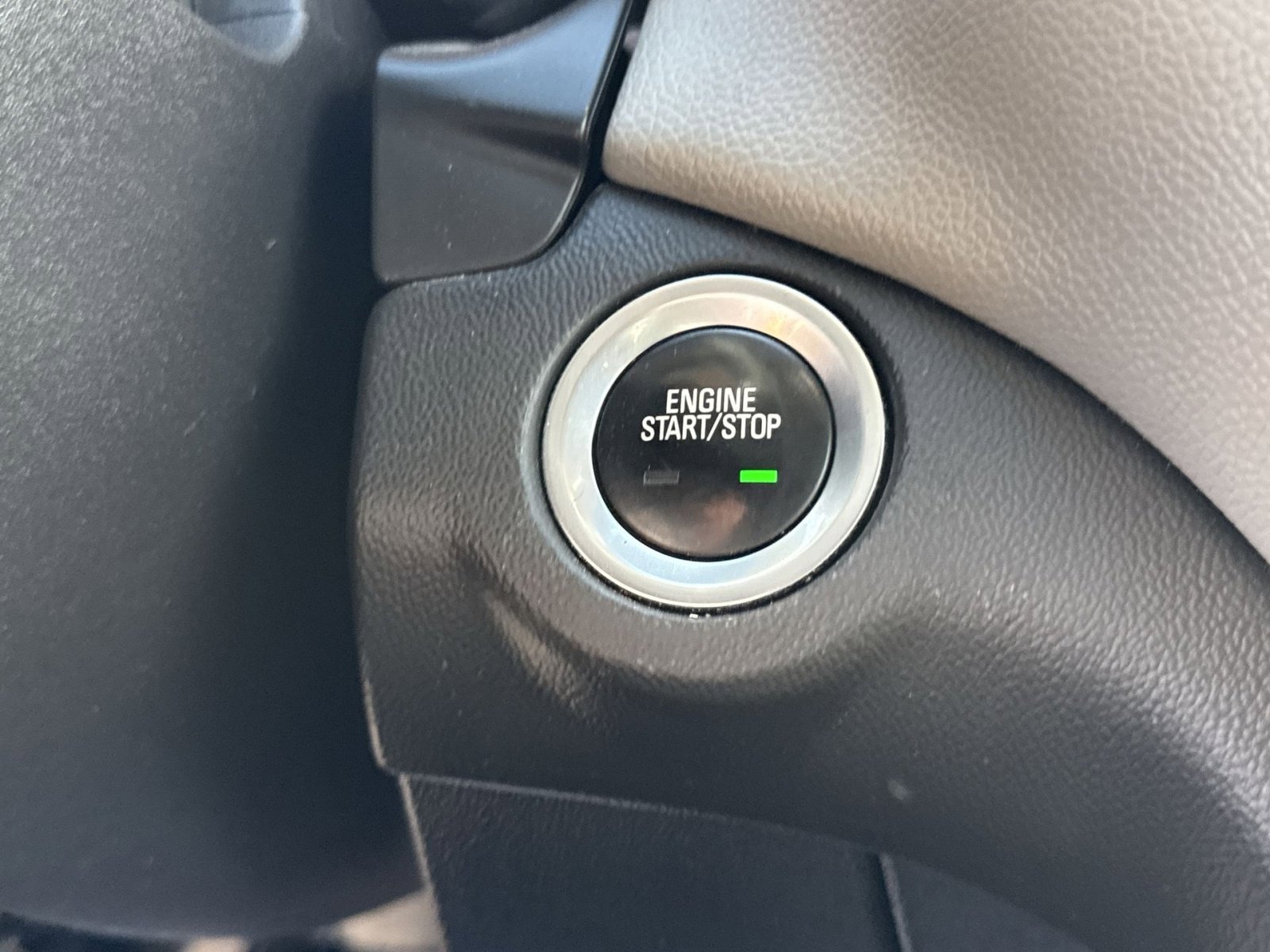 Used 2018 Chevrolet Equinox LT image 23