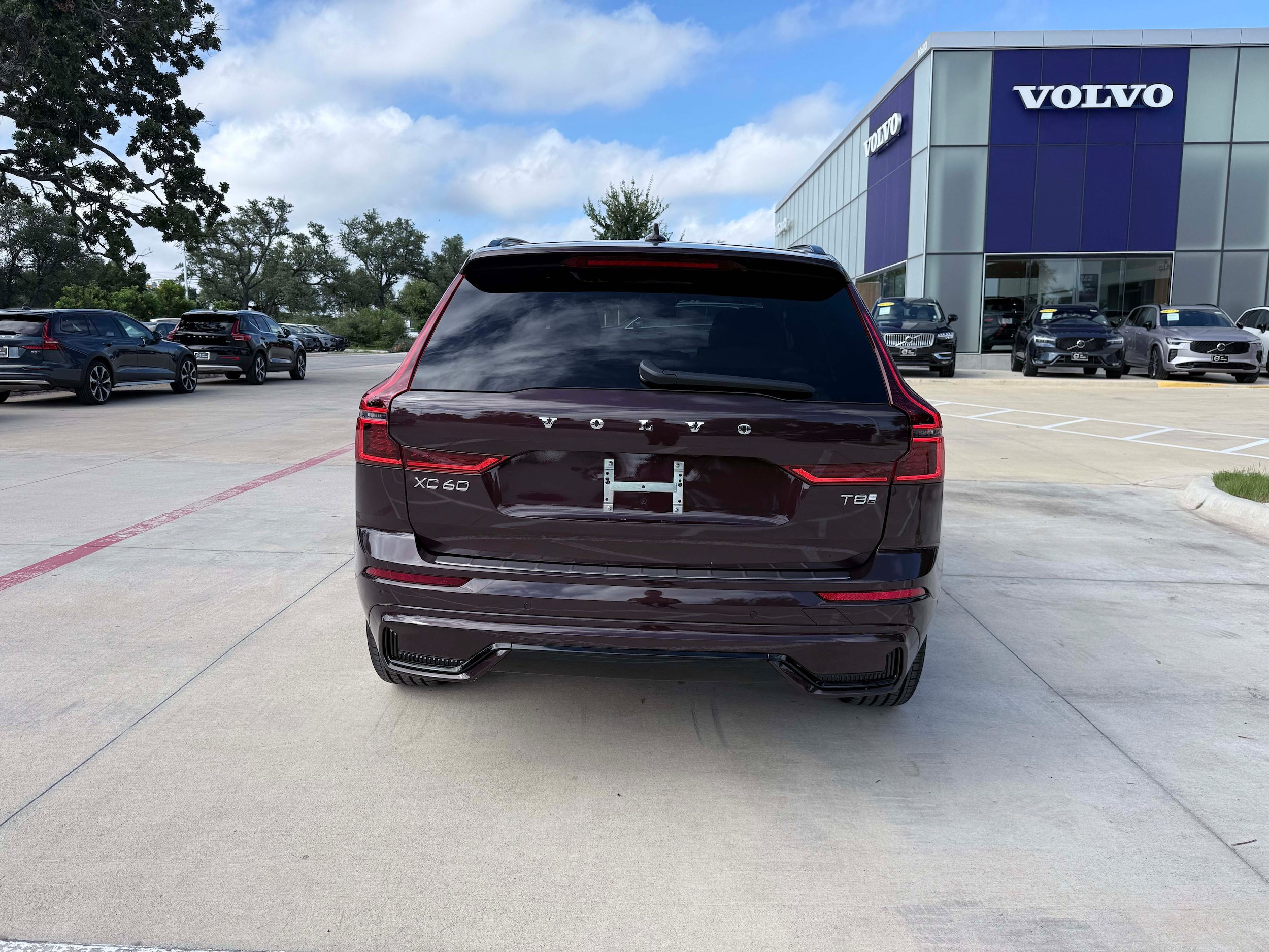 New 2026 Volvo XC60 T8 Plus w/ Protection Package Premier AWD/4WD image 5