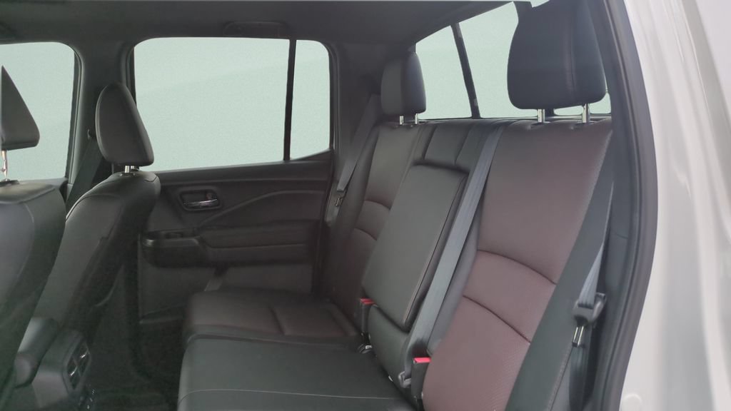 Used 2025 Honda Ridgeline Black Edition image 10