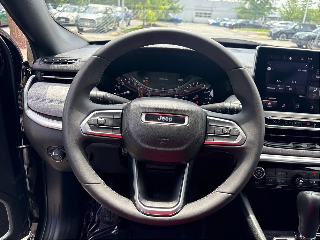 Used 2024 Jeep Compass Latitude AWD/4WD image 17