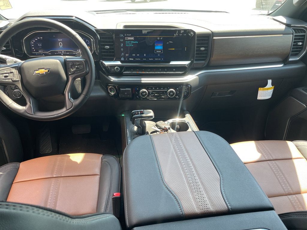 Used 2025 Chevrolet Silverado 1500 High Country w/ Z71 Off-Road Package image 17