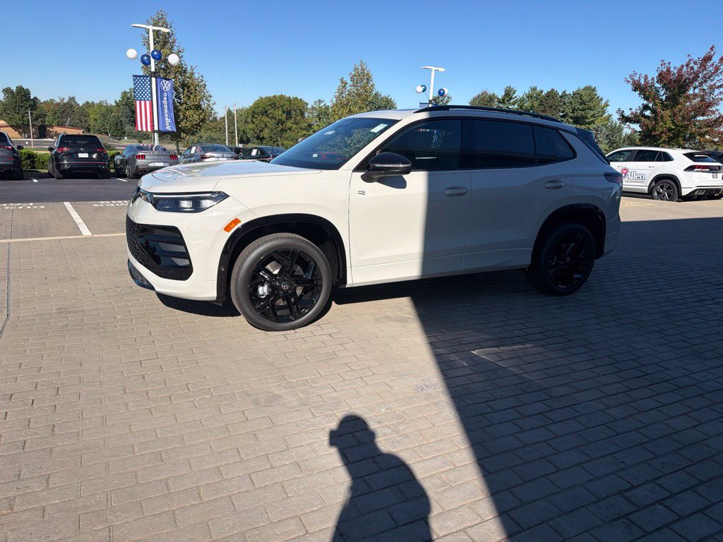 New 2026 Volkswagen Tiguan SE R-Line AWD/4WD image 21