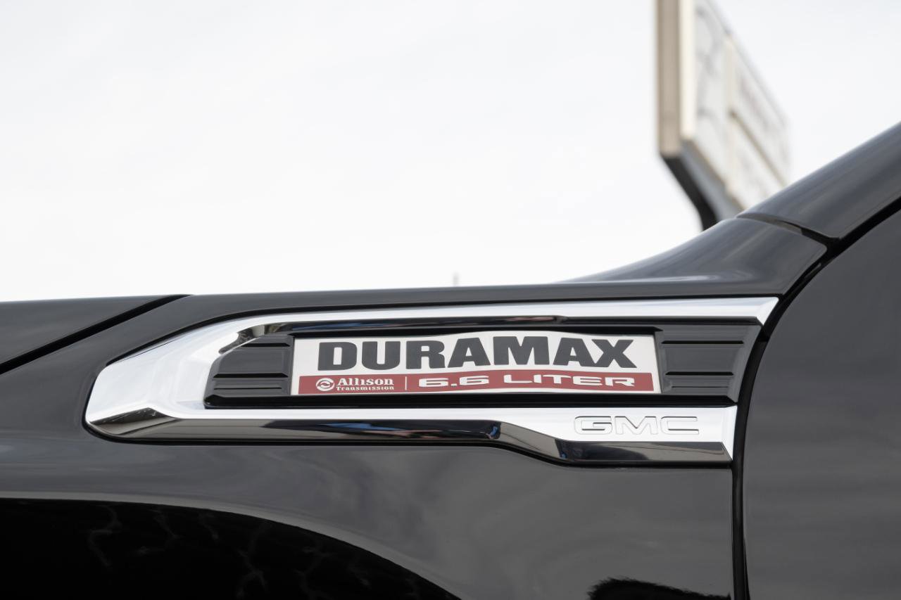 Used 2023 GMC Sierra 2500 Denali w/ Denali Ultimate Package image 11