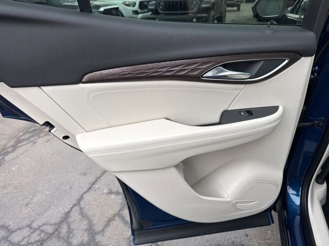Used 2023 Buick Envision Avenir AWD/4WD image 18