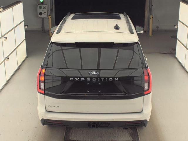 Used 2025 Ford Expedition Active image 16
