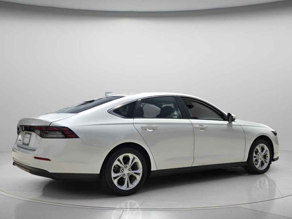 Used 2023 Honda Accord LX image 7