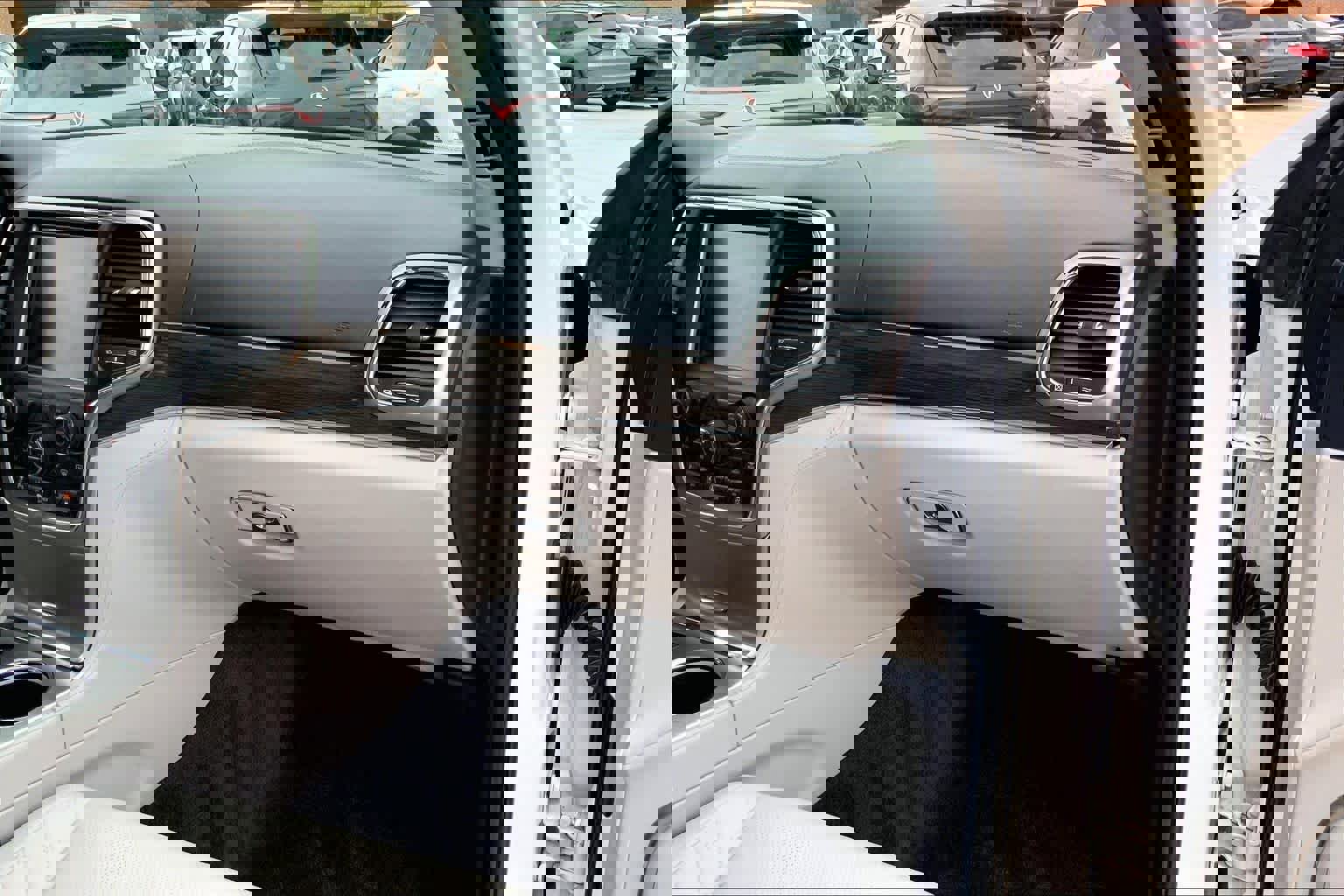 Used 2017 Jeep Grand Cherokee Summit image 18