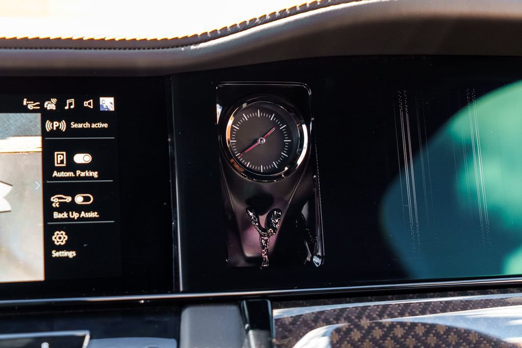 Used 2025 Rolls-Royce Cullinan Black Badge AWD/4WD image 59