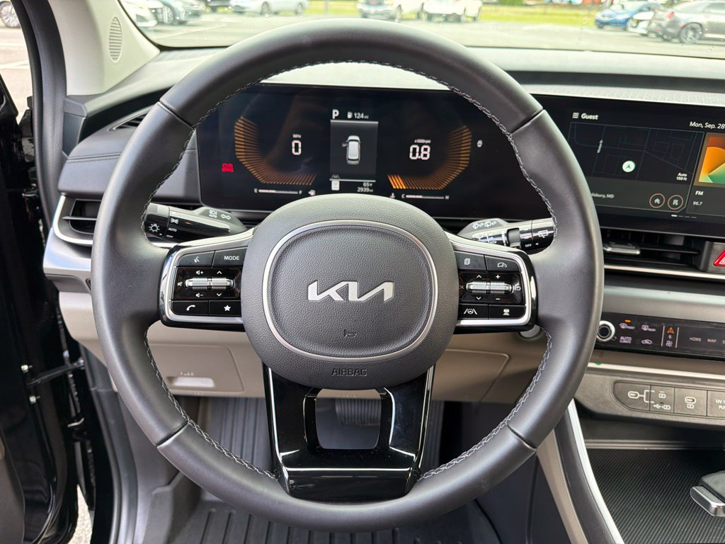 Certified 2026 Kia Carnival FWD image 16