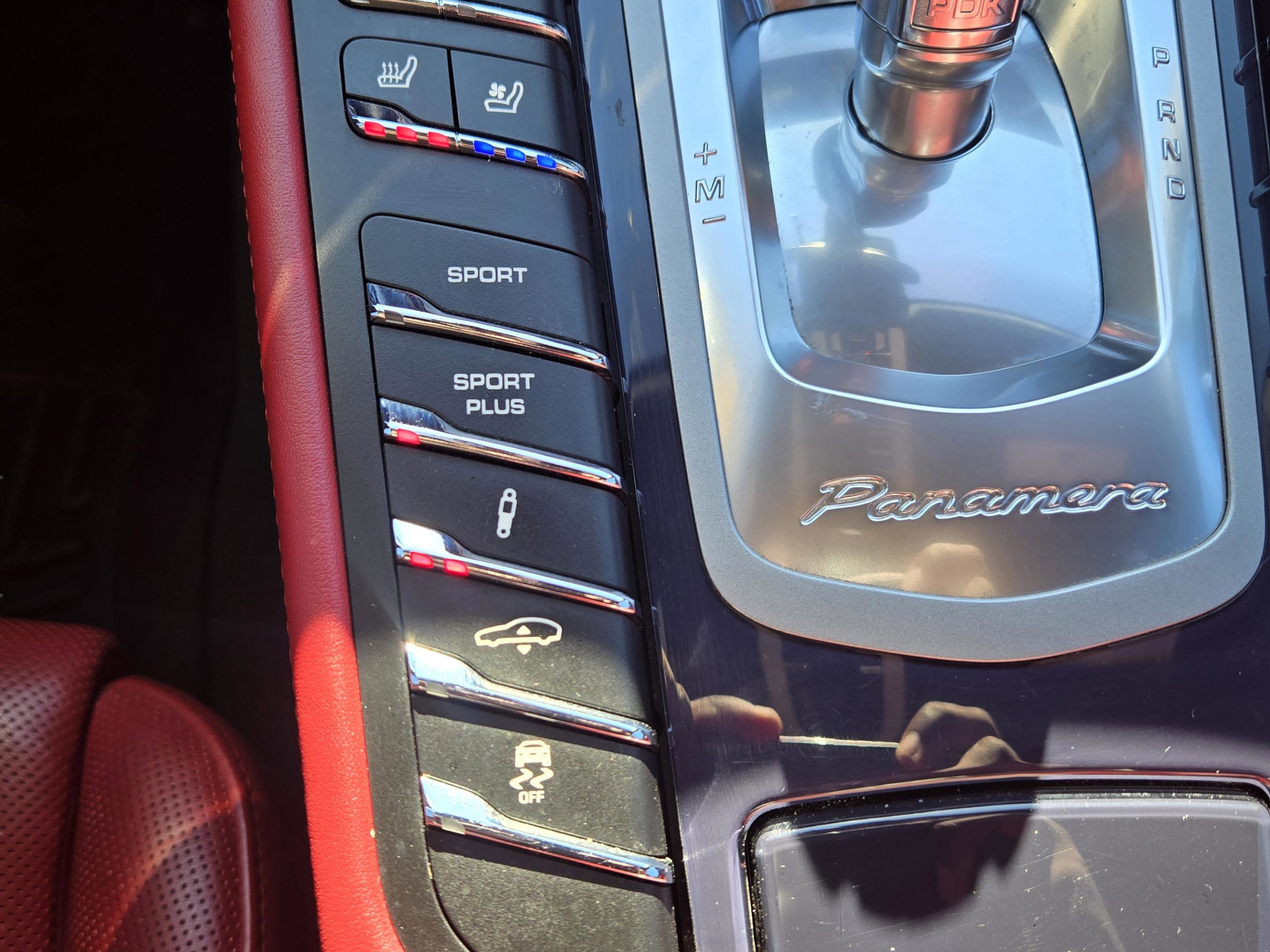 Used 2015 Porsche Panamera Turbo S image 22