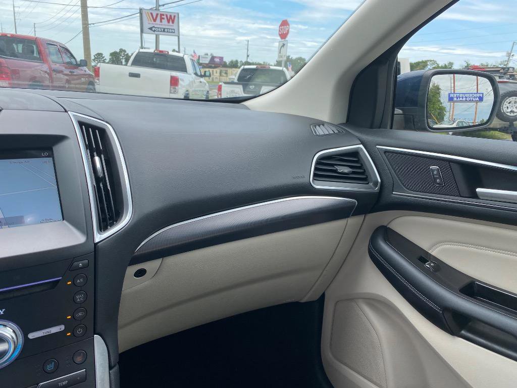 Used 2017 Ford Edge Titanium w/ Equipment Group 301A FWD image 27