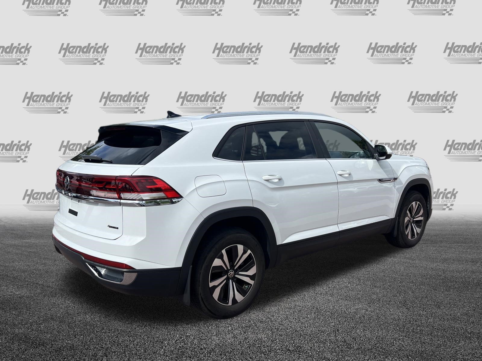Used 2024 Volkswagen Atlas Cross Sport SE AWD/4WD image 10