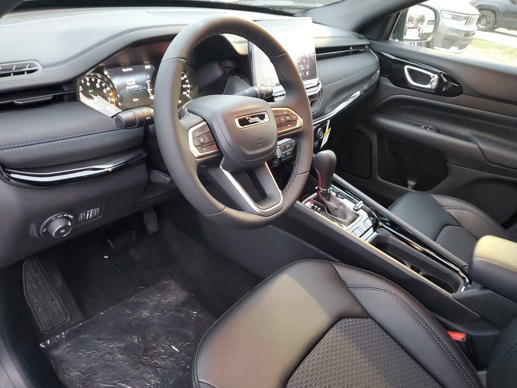 New 2026 Jeep Compass Latitude AWD/4WD image 18