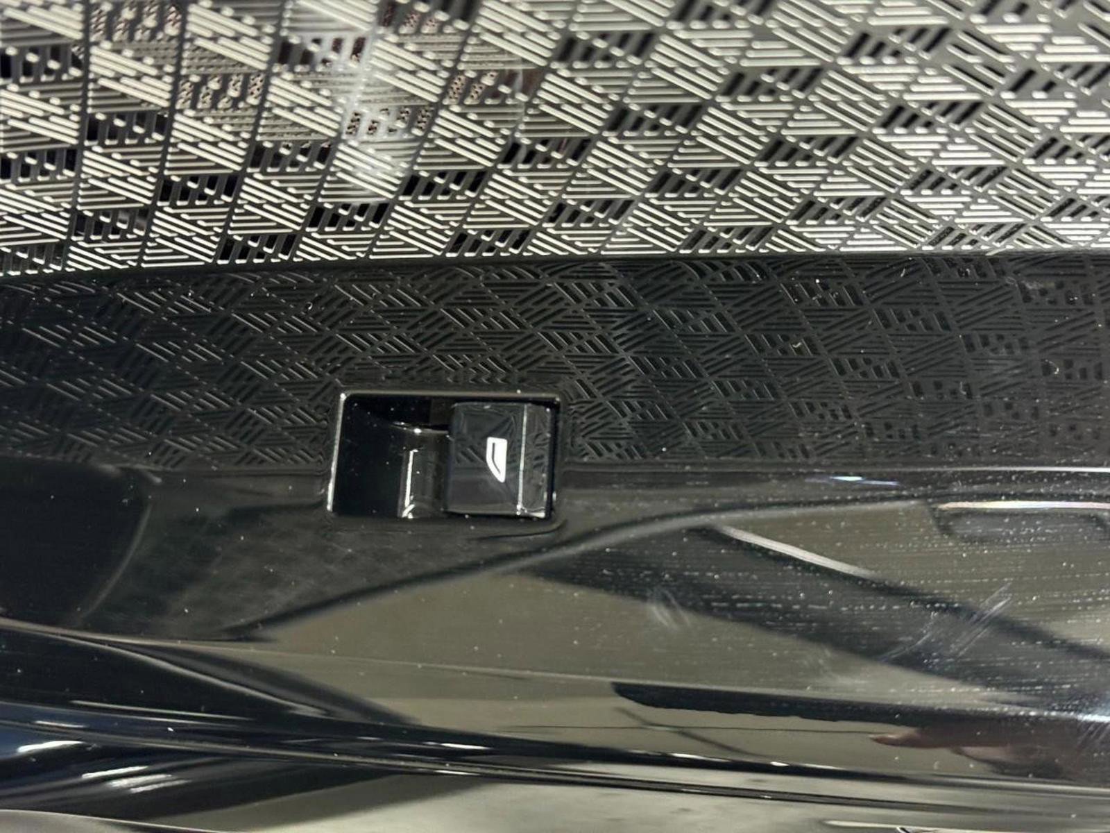 Certified 2025 BMW 760i xDrive w/ Executive Package image 22