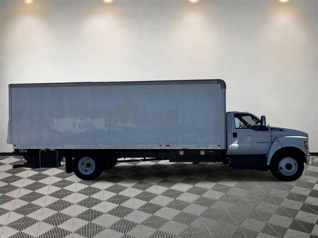 Used 2021 Ford F650 2WD Regular Cab Super Duty image 2