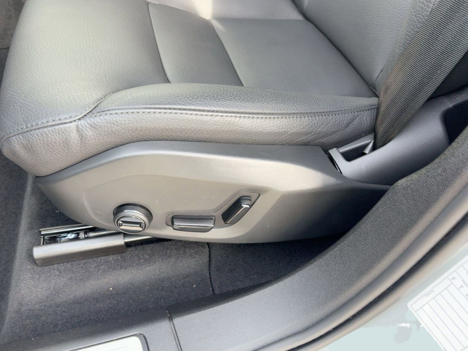 Certified 2025 Volvo XC60 B5 Plus image 14