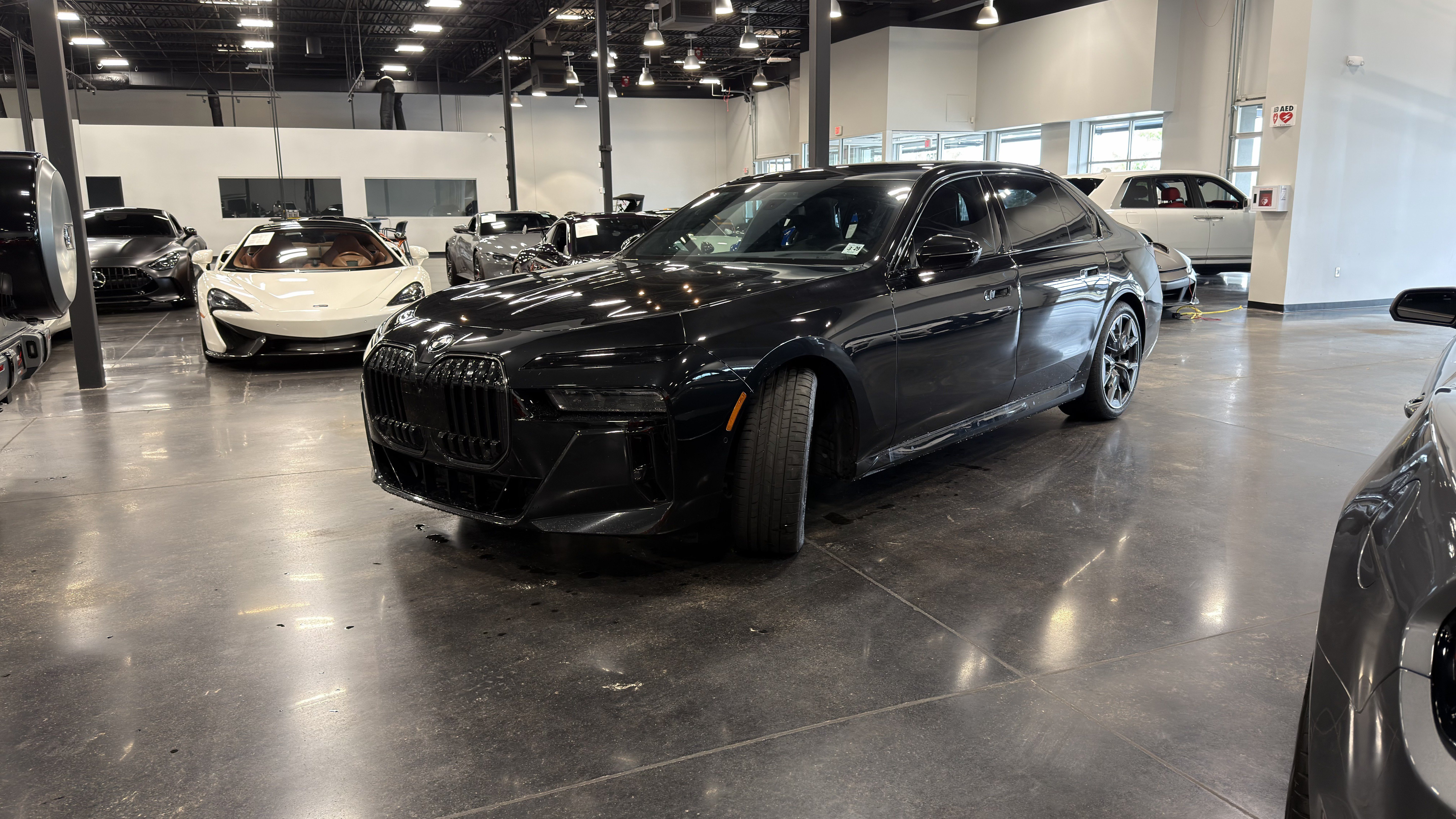 Used 2024 BMW 760i xDrive w/ Executive Package AWD/4WD image 4