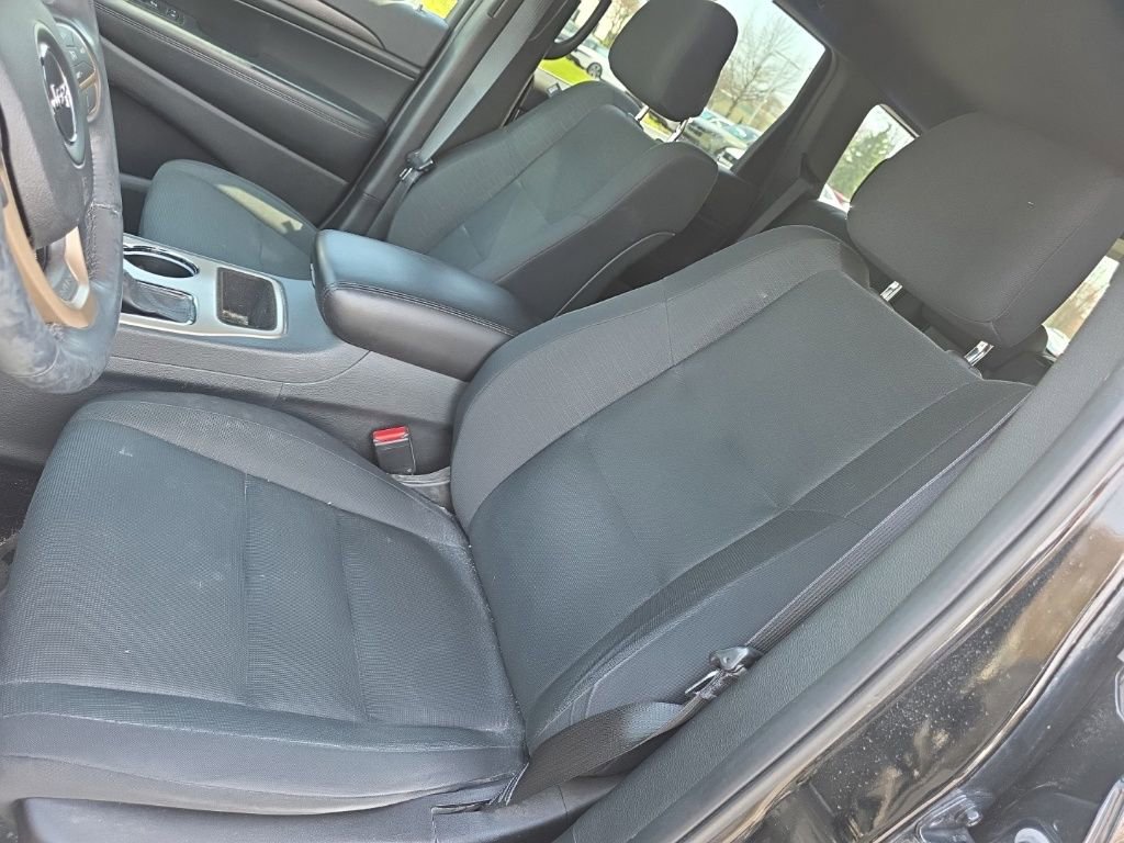 Used 2017 Jeep Grand Cherokee Laredo w/ Quick Order Package 23E image 11